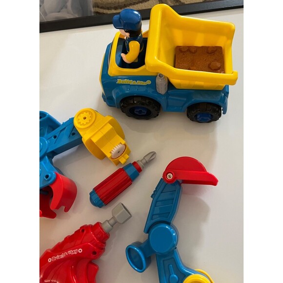 Large Bright Colors Build and Play Construction Set D101 - Picture 7 of 12